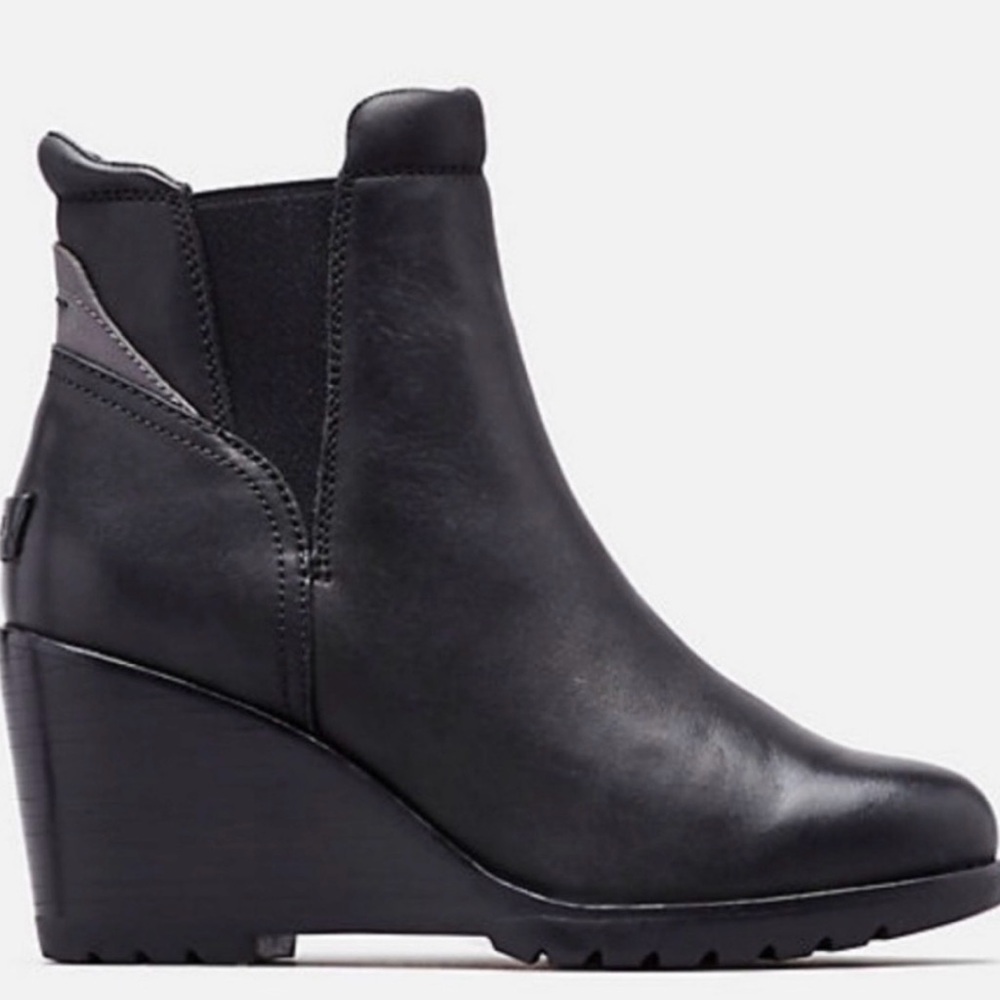 Sorel After Hours Chelsea Black Leather Wedge Boots